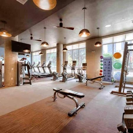 Downtown Living 1Br W/ Free Parking Garage Apartment Houston Exterior photo