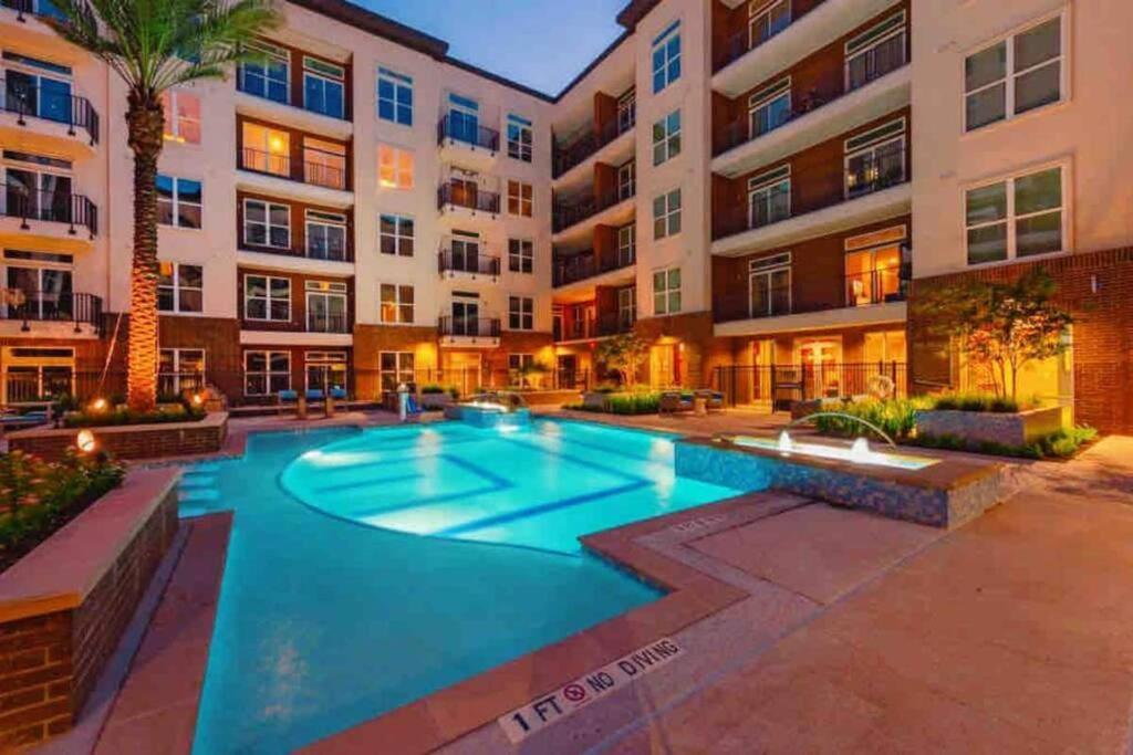 Downtown Living 1Br W/ Free Parking Garage Apartment Houston Exterior photo